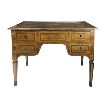 Scrivania da centro Luigi XVI - Marche - fine XVIII secolo. In legno di noce,...