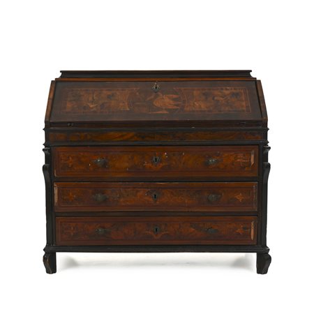 Cassettone a ribalta, Lombardia, XVIII secolo