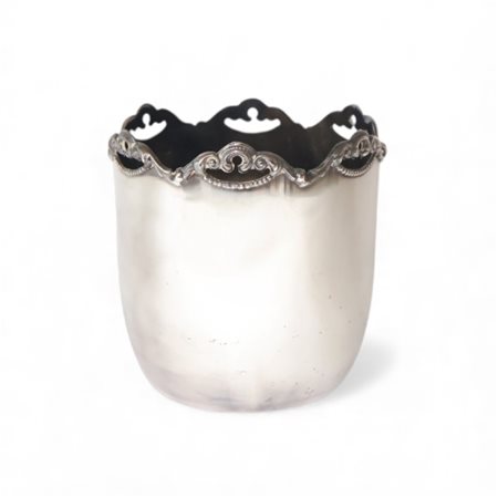 Portabottiglia in argento con bordo superiore a festoni