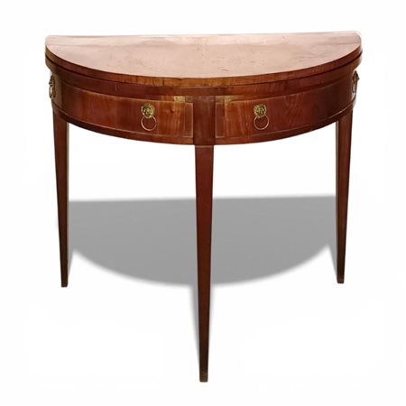 Coppia tavolini da gioco a mezzaluna listrati  in ciliegio