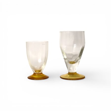Due bicchieri in vetro incolore