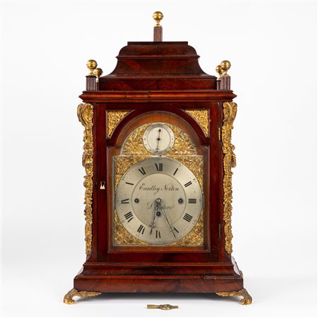 Pendola da tavolo in legno con applicazioni in bronzo dorato, Inghilterra secolo XIX