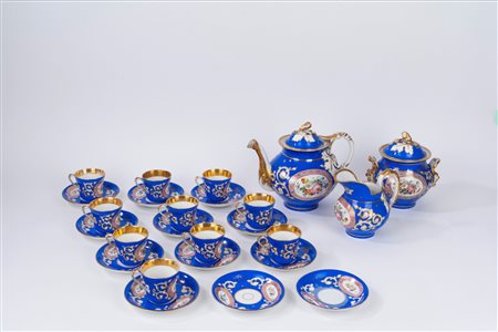 Servizio in porcellana policroma a fondo blu e oro, Francia, Luigi Filippo, secolo XIX