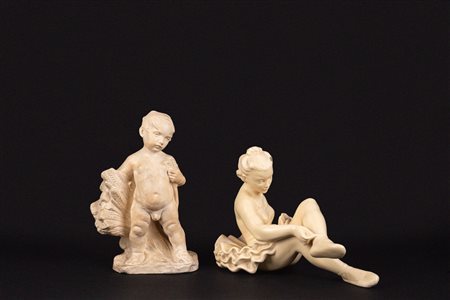 Due sculture in ceramica bianca