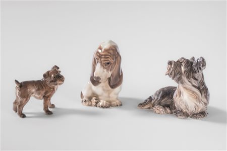 Un bassotto, uno Skye Terrier e un Grifone di Bruxelles in porcellana policroma. Dahl Jensen, Copenaghen, secolo XX