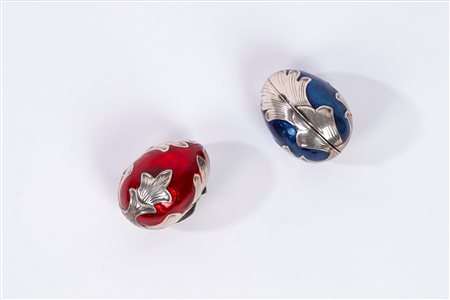 Due uova in smalti policromi e argento 925