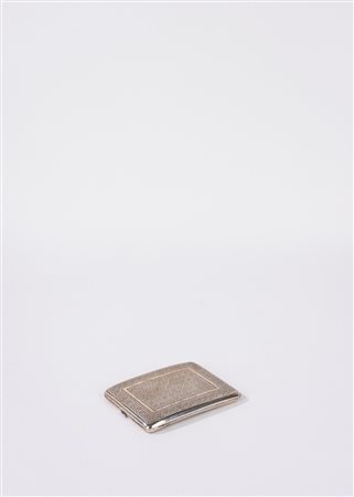 Portasigarette in metallo argentato, Russia inizi secolo XX