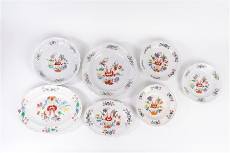 Servizio in porcellana con decoro al tulipano, Manifattura Ginori