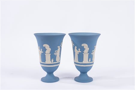 Coppia di vasi in biscuit, manifattura Wedgood