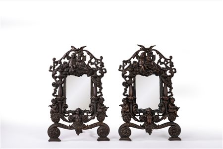 Coppia di cornici in bronzo con amorini e grottesche, secolo XIX