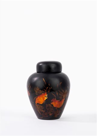 Potiche in lacca con carpe, Giappone periodo Mejii