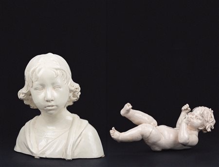 Lotto composto da due sculture in maiolica bianca