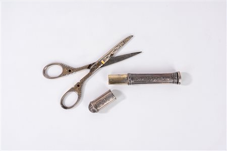 Lotto composto da forbici in metallo e smalti, Toledo, e portasigari in metallo argentato
