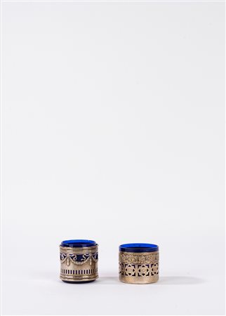 Due salierine in argento e vetro blu