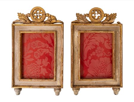 Coppia di carteglorie in legno laccato e dorato, secolo XIX