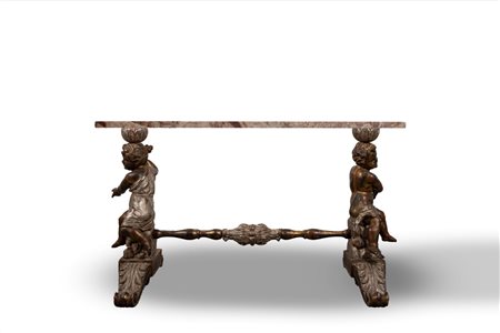 Tavolo composto da base con due puttini in legno dorato a mecca e piano in marmo, secolo XIX