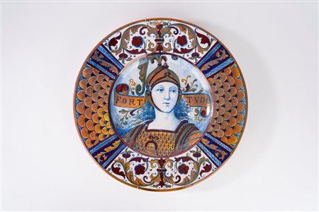 Piatto da parata in maiolica policroma a lustro in stile neorinascimentale