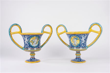 Due coppe biansate in maiolica policroma,  Deruta secolo XX
