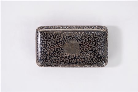 Scatolina in argento niellato con motivi a foglia di quercia, Germania fine secolo XIX