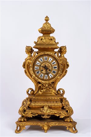 Grande pendola da tavolo in bronzo dorato, fine secolo - inizi secolo XX