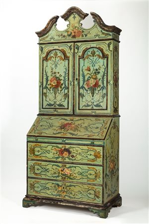 Trumeau in legno laccato in verde e decorato a motivi floreali, Sicilia, secolo XVIII