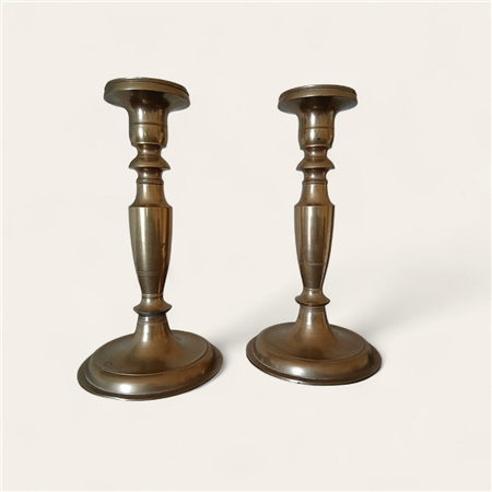 COPPIA DI CANDELIERI IN OTTONE H.CM.22