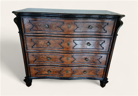 CASSETTONE LASTRONATO IN NOCE E RADICA CON CASSETTO CHE CELA SCRITTOIO -...