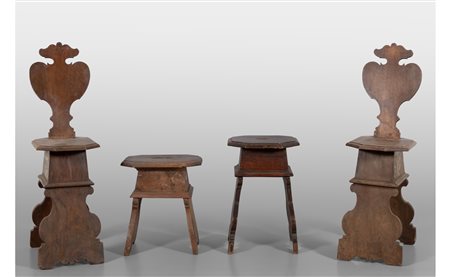 Due sedie e due sgabelli in noce, sec.XIX