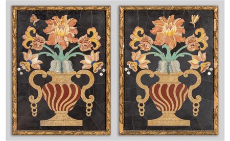 Coppia di pannelli in marmi policromi intarsiati 