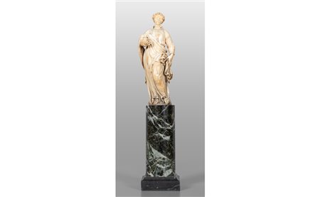 Vestale, scultura in avorio poggiante su base in 