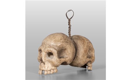 Doppia vanitas, scultura in legno intagliato e 