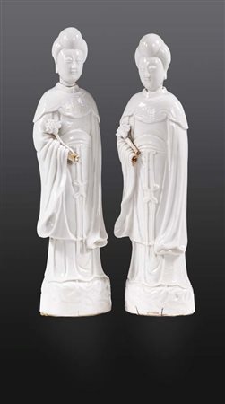 Due figure di Guanyin in porcellana blanc de Chine, Dehua, dinastia Qing,...