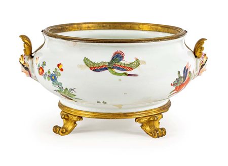 Coppa centrotavola in porcellana di Meissen del XVIII secolo montata in...