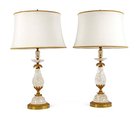 Coppia di lampade da tavolo in cristallo di rocca e bronzo dorato, XIX secolo...