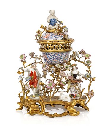 Coppa per pot pourri in rame smaltato, bronzo dorato e porcellana, XVIII...