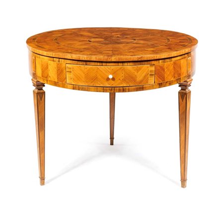 Tavolino circolare d'epoca Luigi XVI in ciliegio, fine del XVIII secolo con...