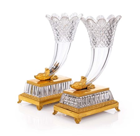 Coppia di cornucopie in cristallo e bronzo dorato, Francia, XIX secolo...