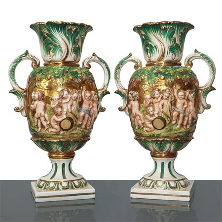CARBET (Carotti& Bettucci) Siena - Coppia di vasi in porcellana con putti danzanti
