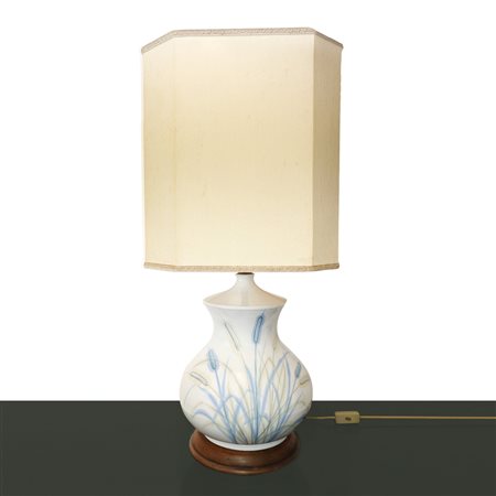 Lume in maiolica con spighe di grano dipinte sulla base