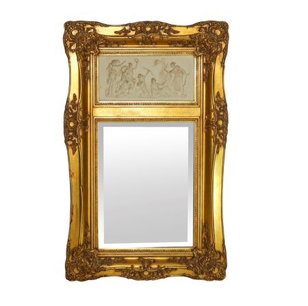 Specchiera entro cornice dorata con decori e bassorilievo neoclassico