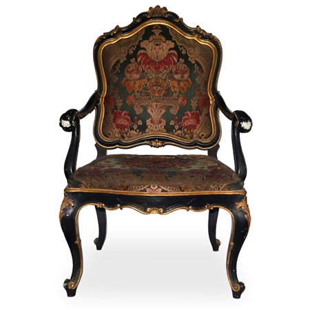 Sediolone con tappezzeria damascata sui toni del verde