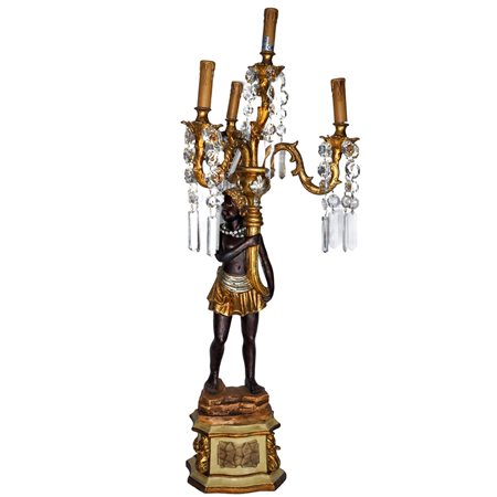 Candelabro con tre bracci e moro reggicandela