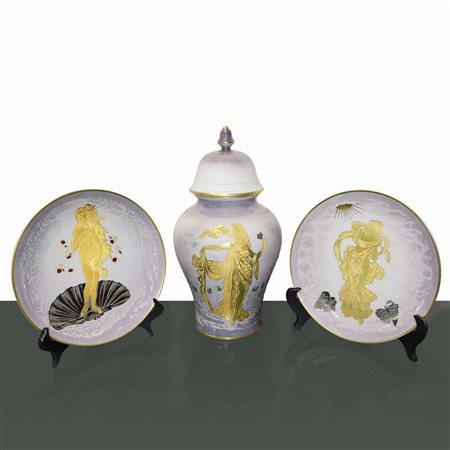 Richard Ginori - Trittico in porcellana composto da potiche e due piatti.