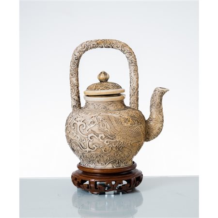 MANIFATTURA CINESE DELLA FINE DELL'800, Teiera in avorio