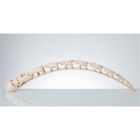 MANIFATTURA AFRICANA DEI PRIMI DEL '900, Zanna in avorio