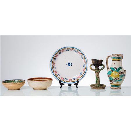 MANIFATTURA SICILIANA XIX/XX SEC., Diversi oggetti in ceramica