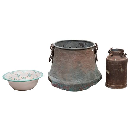 MANIFATTURA SICILIANA XIX/XX SECOLO, 2 contenitori e bacile