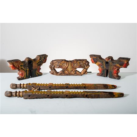 MANIFATTURA SICILIANA DEL XIX SECOLO, 5 elementi da carro