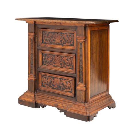 MANIFATTURA ITALIANA DEL XIX SECOLO, Cassettone