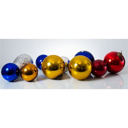 MANIFATTURA SICILIANA DEL XX SECOLO, Undici sfere e pigna